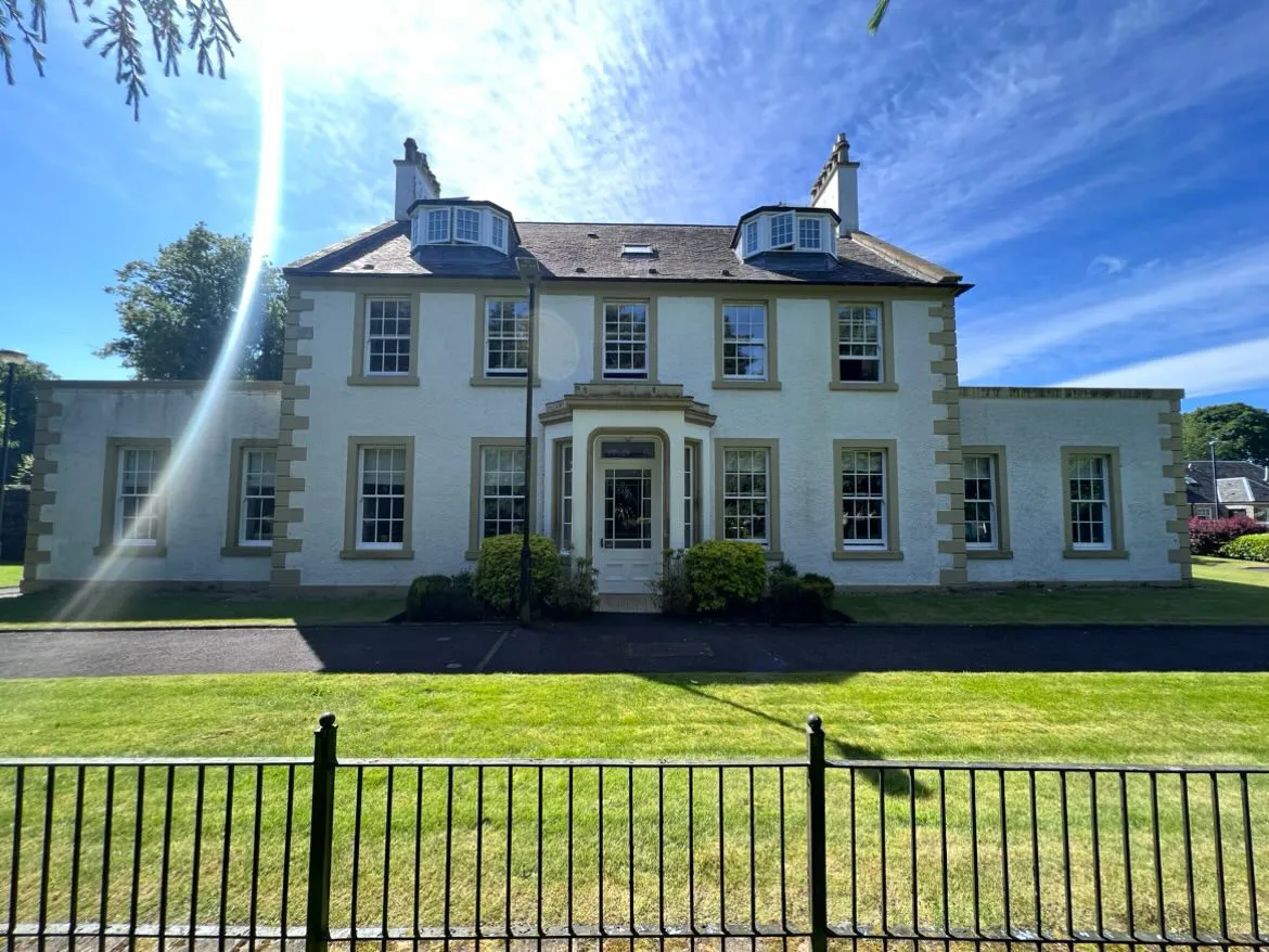 Precision Painting Contractors - Exterior Painting in Lanarkshire, Scotland Precision Painting Contractors - Exterior Painting in Lanarkshire, Scotland